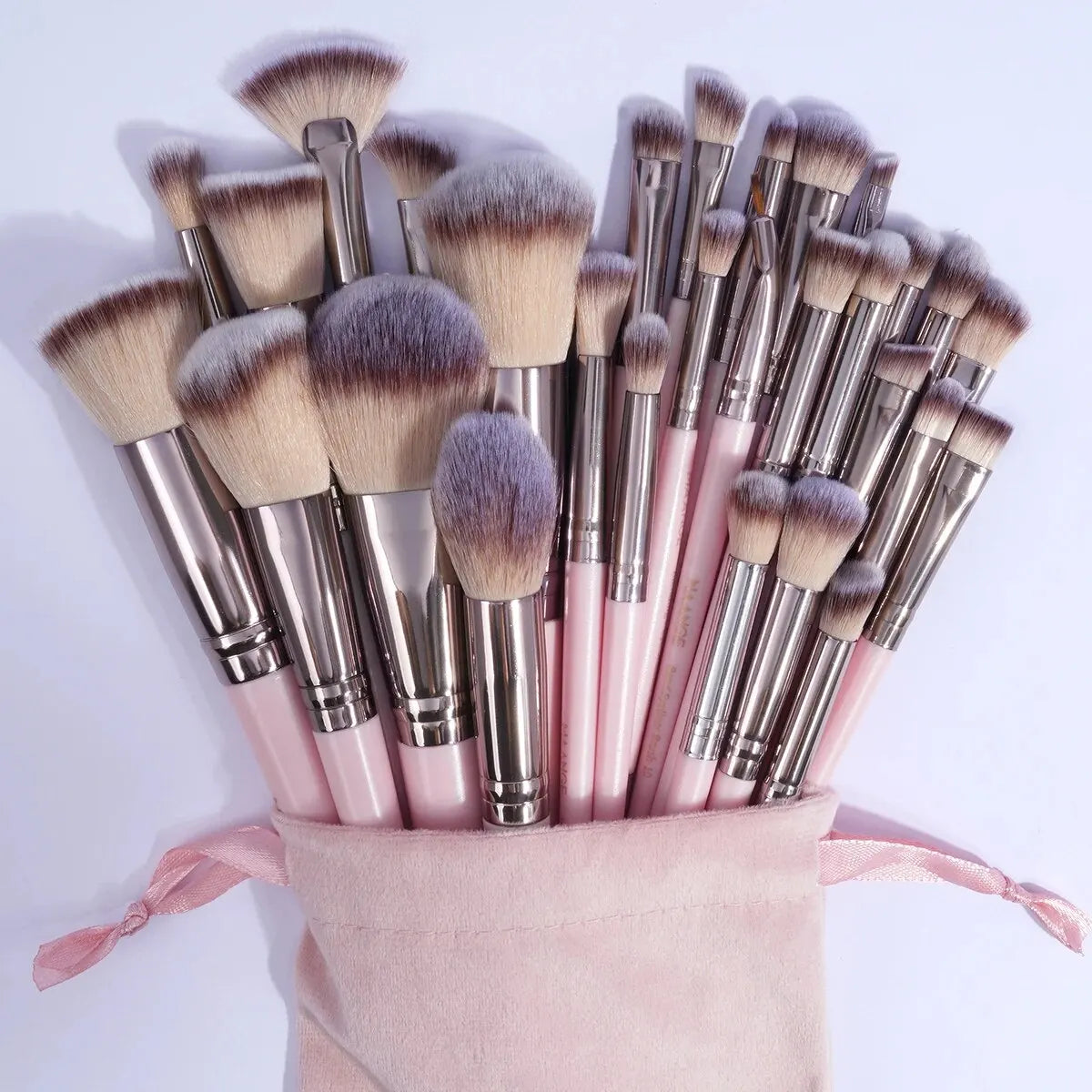 MAANGE 30-Piece Professional Makeup Brush Set – Foundation, Concealer, Eyeshadow, Powder, Blush & Blending Brushes with Travel Bag
