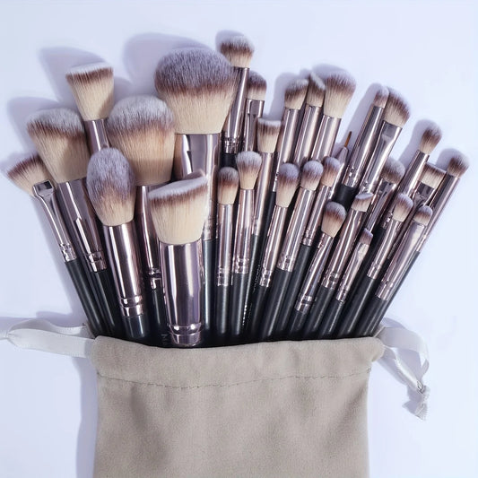 MAANGE 30-Piece Professional Makeup Brush Set – Foundation, Concealer, Eyeshadow, Powder, Blush & Blending Brushes with Travel Bag