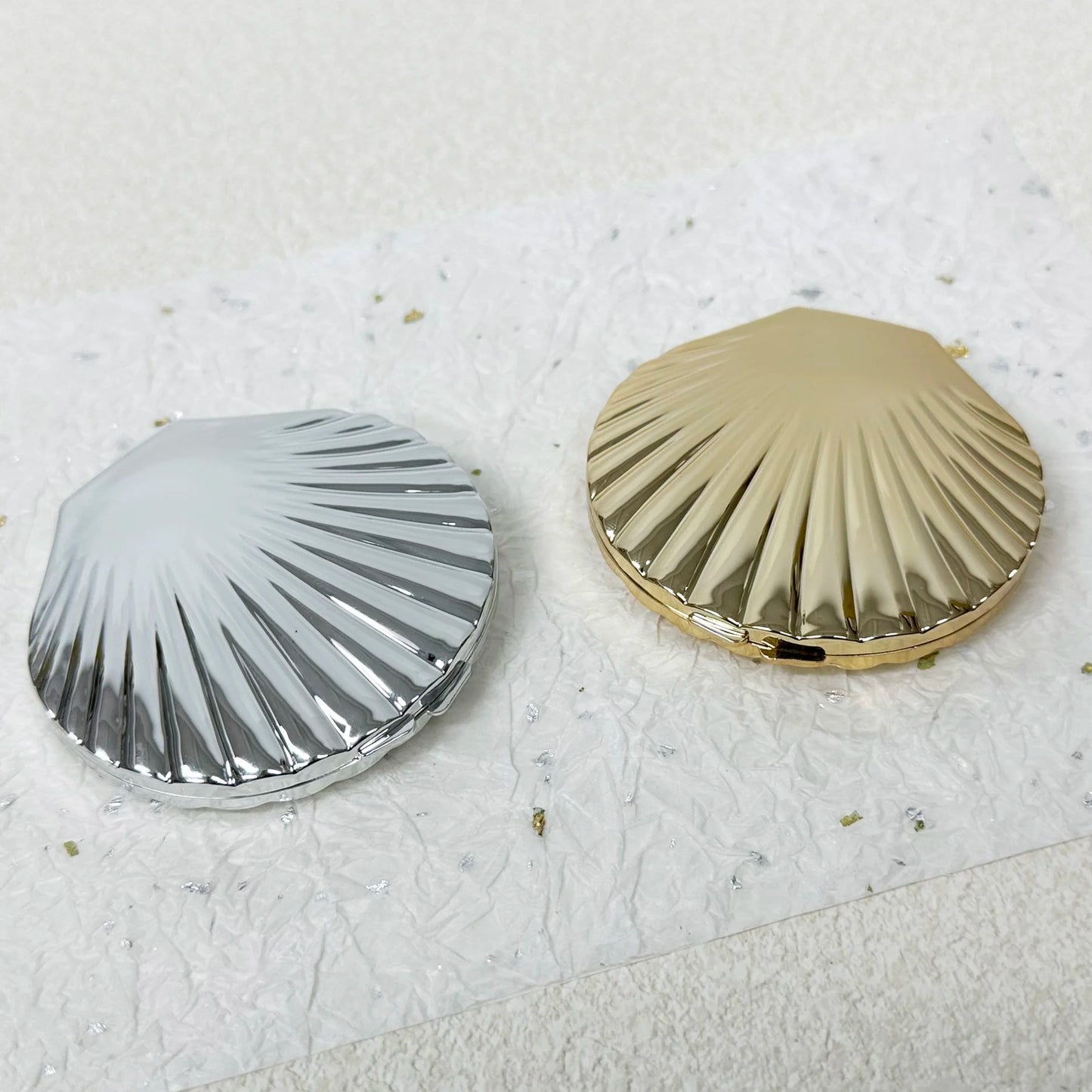Elegant Shell-Shaped Double-Sided Pocket Mirror – Stylish & Practical!