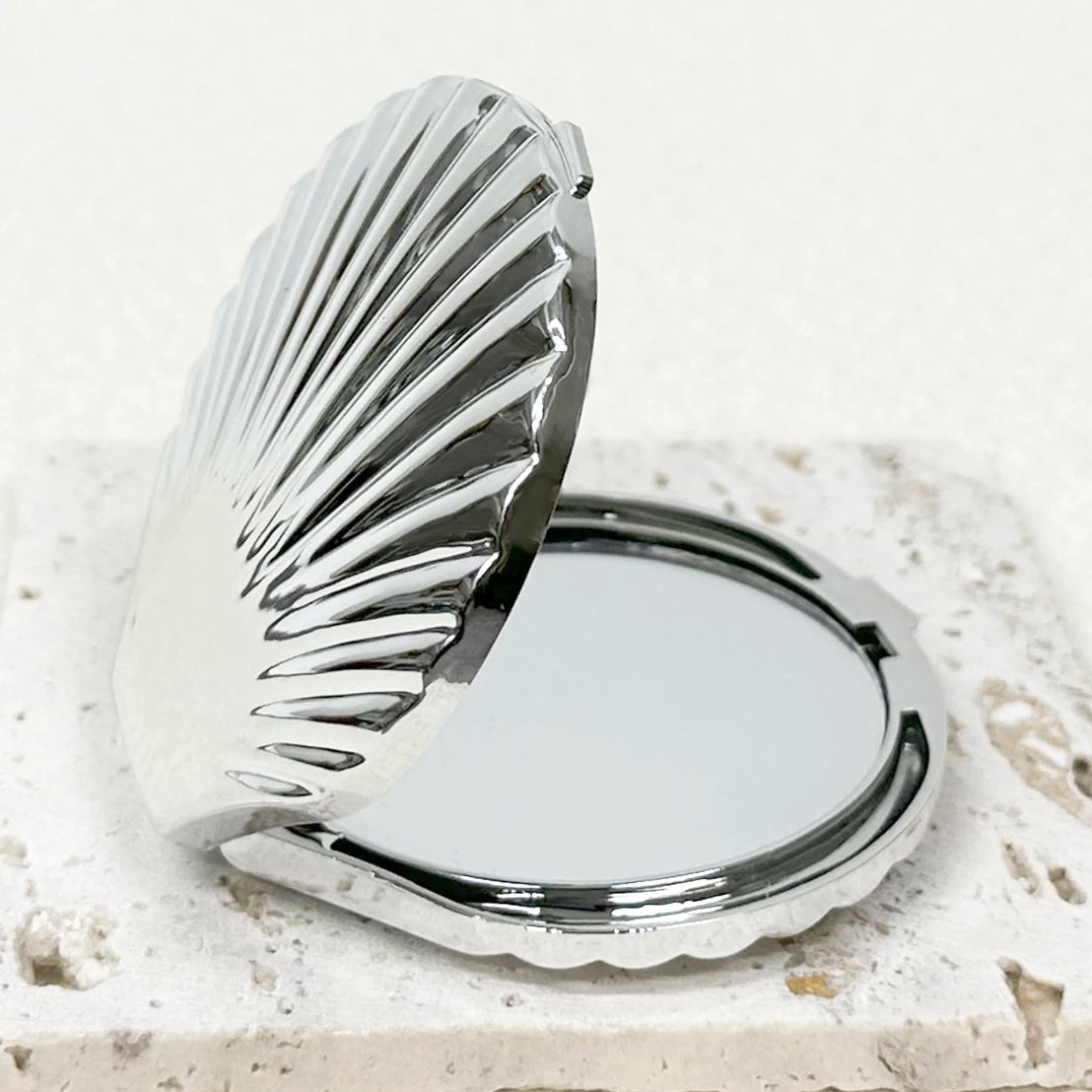 Elegant Shell-Shaped Double-Sided Pocket Mirror – Stylish & Practical!