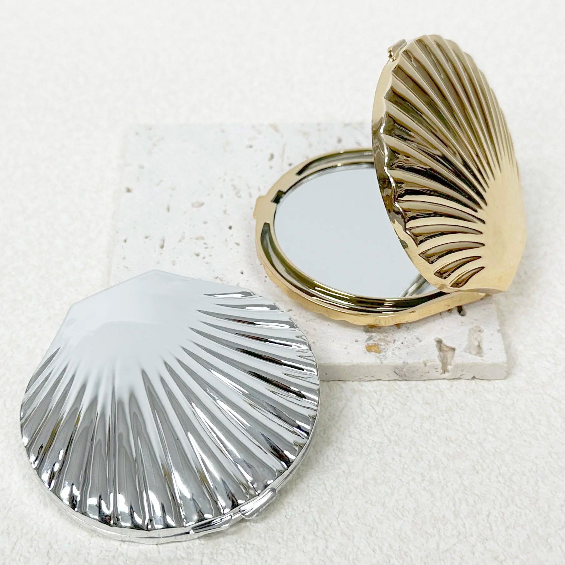 Elegant Shell-Shaped Double-Sided Pocket Mirror – Stylish & Practical!