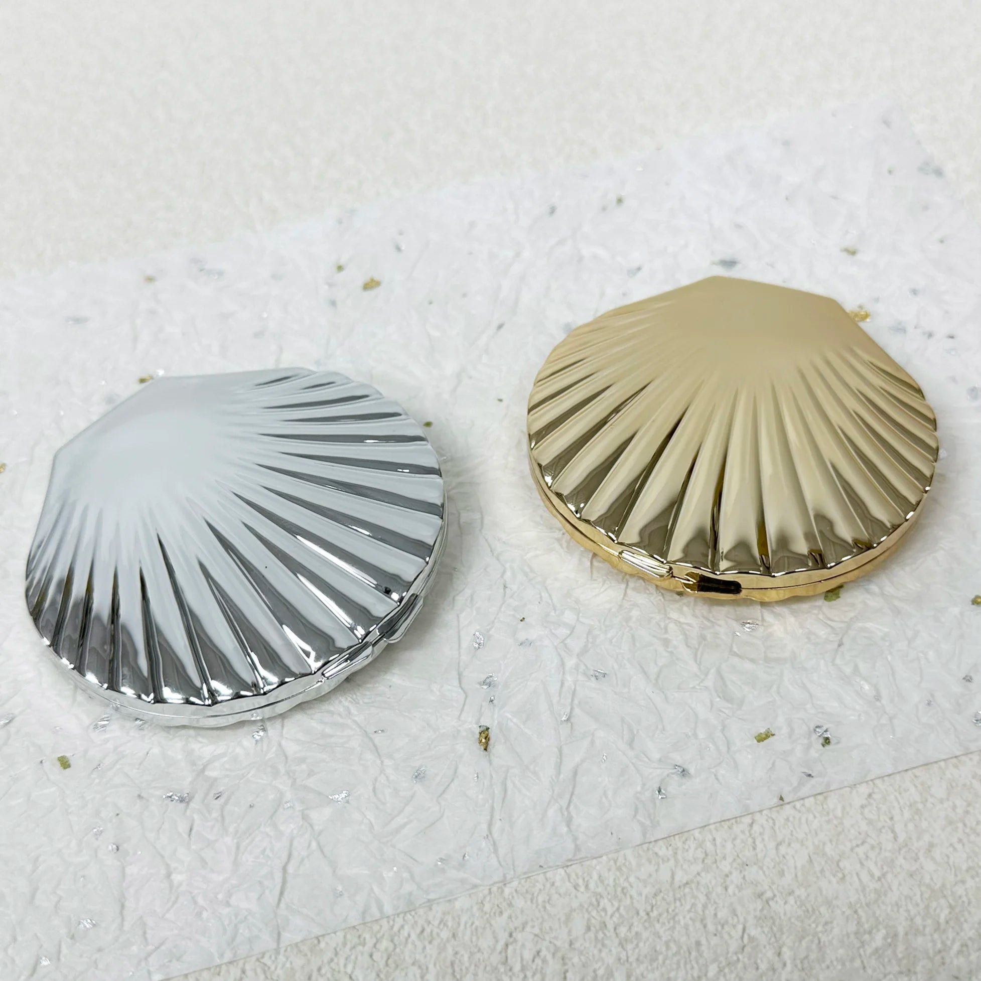 Elegant Shell-Shaped Double-Sided Pocket Mirror – Stylish & Practical!