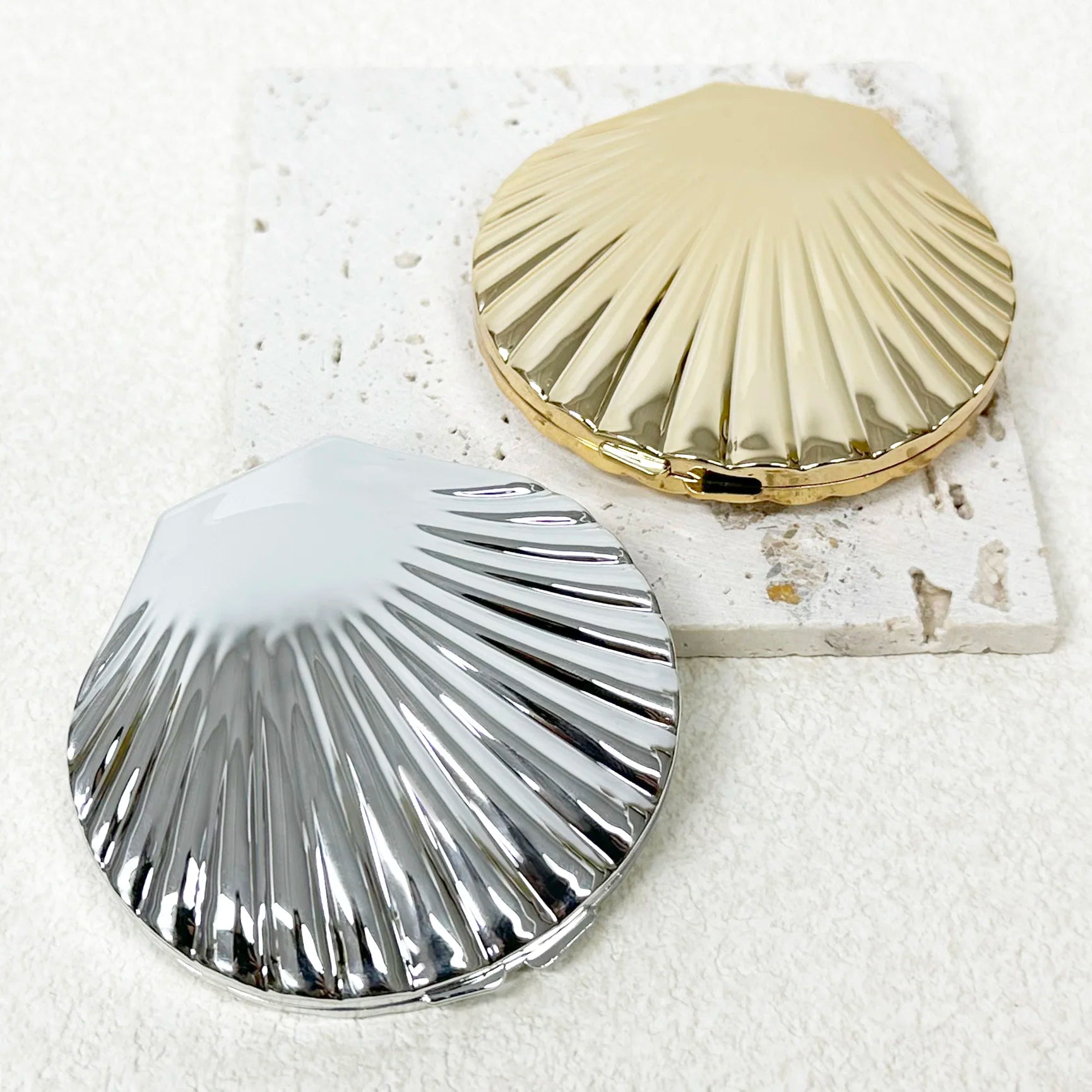 Elegant Shell-Shaped Double-Sided Pocket Mirror – Stylish & Practical!